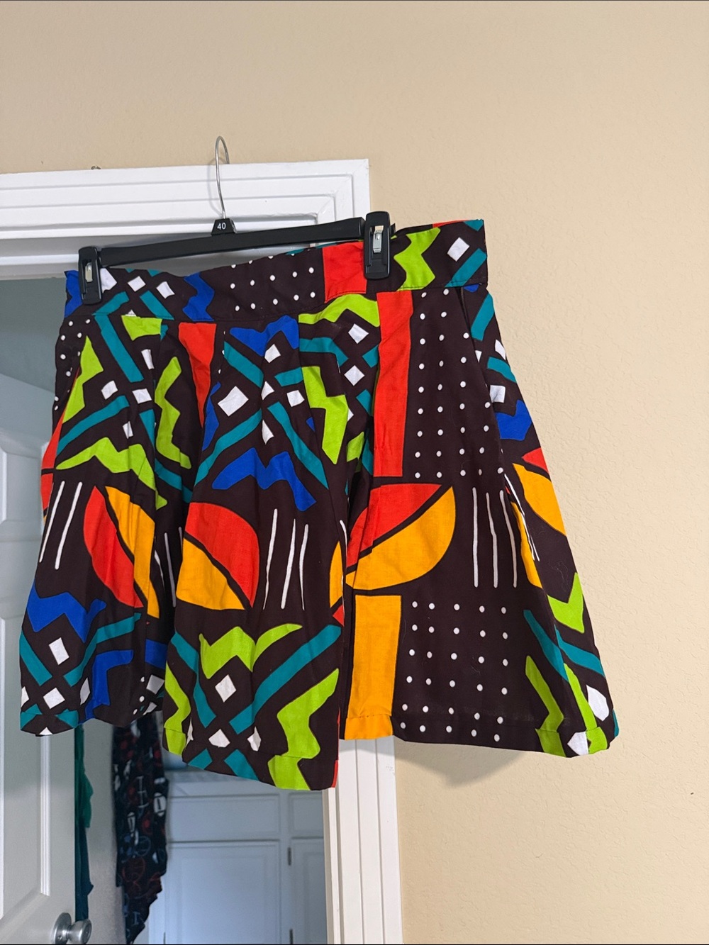 Vibrant Abstract Print Mini Skirt - Black with Multi Colors